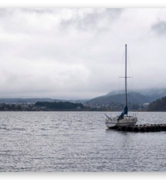 barco mejillones en O Grove